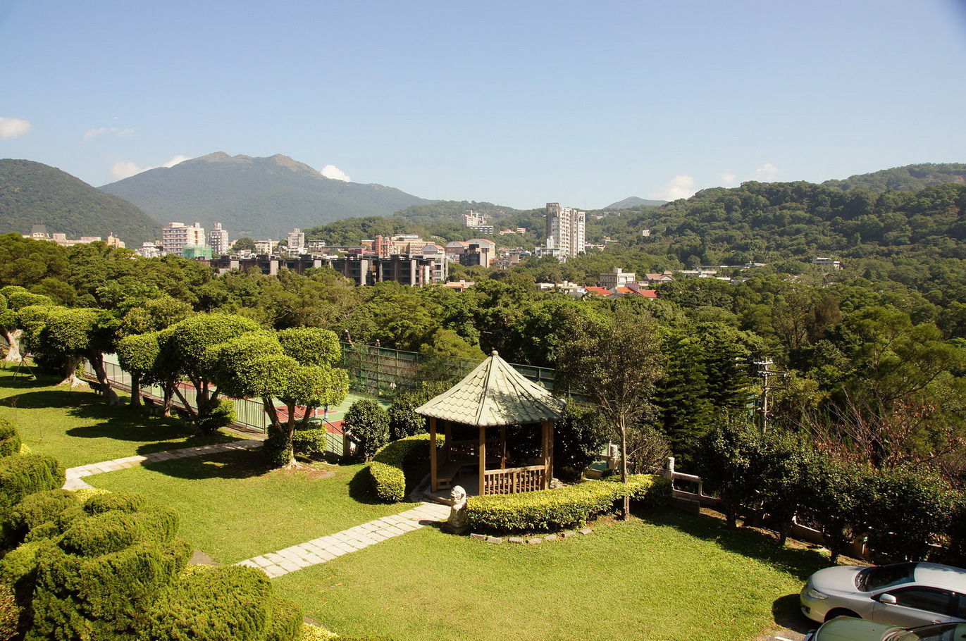 圖書館窗外美景